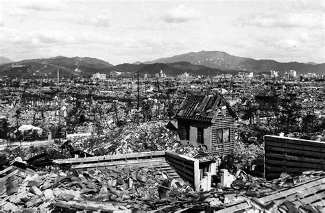 Photographs of Hiroshima before and after the atomic bombing, 1945 ...