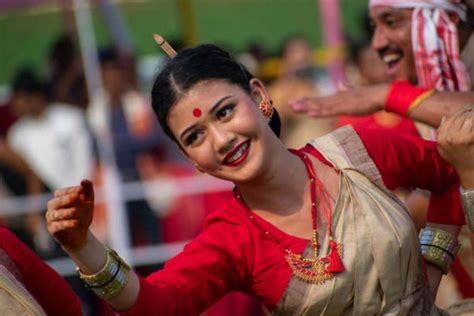 Assam CM Congratulates Bihu Performers For Guinness World Records