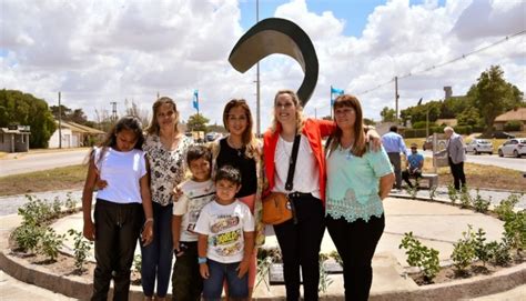 Se inauguró en Quequén el monumento a los caídos y caídas del ARA San