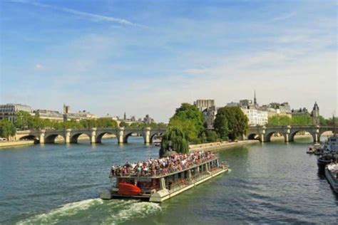 Par S Visita A La Torre Eiffel Con Cumbre Louvre Y Crucero Getyourguide