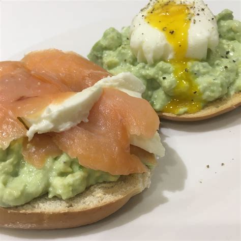 Bagel Avocat Saumon œuf Poché