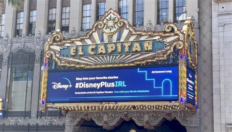 Disney Photo Ops Come To Hollywoods El Capitan Theatre