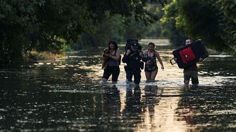 In pictures: Thousands flee flooding after Russian-held Kakhovka dam bursts