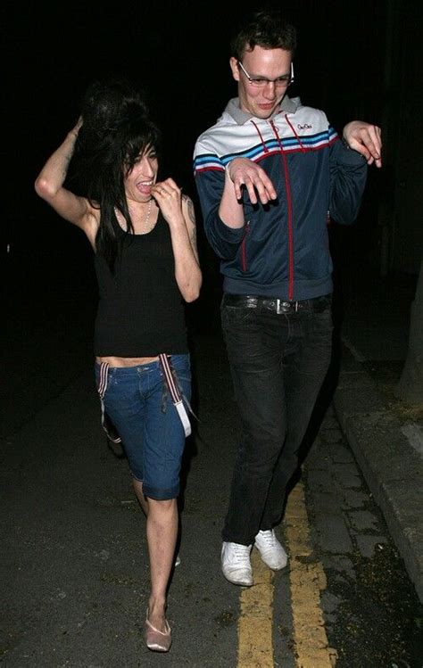 Amy Winehouse With A Friend Amy Winehouse Winehouse Amazing Amy