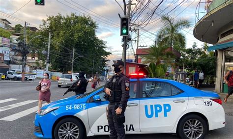 Adolescente é Apreendido Sob Suspeita De Matar Os Pais E Atear Fogo Na