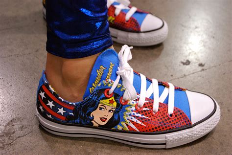 What Kind Of Shoes Does Wonder Woman Wear At Lester Brockett Blog