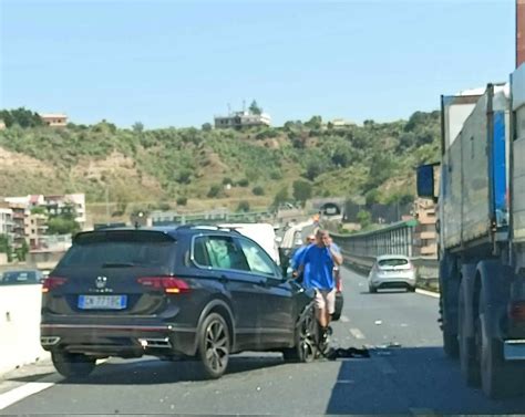 Reggio Calabria Grave Incidente Sul Raccordo Tra Bretelle E Spirito