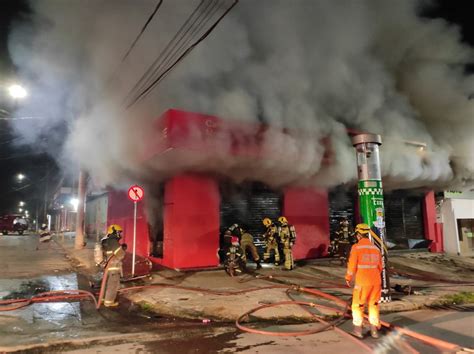 Preju Zo E Destrui O Loja Pega Fogo Em Ribeir O Das Neves Na Grande