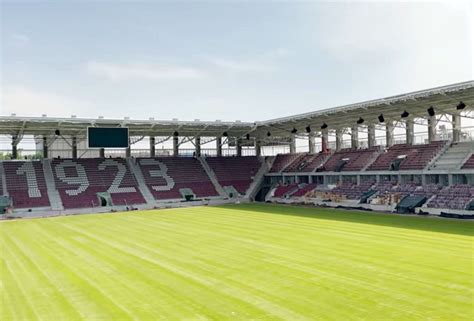 Imagini Spectaculoase De La Stadionul Rapid S A Montat Gazonu Iar