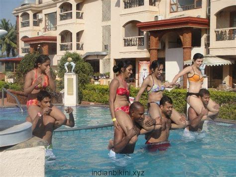 Hot Sexy Sneha Kapoor Bikini Pics