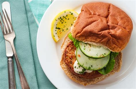 Spicy Salmon Burgers With Garlic Slaw Safe Catch