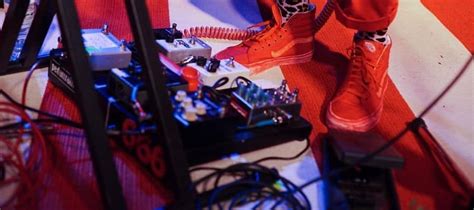 Top 10 Guitar Sustain Pedals For A Longer Tone & How To Use Them – Rock Guitar Universe