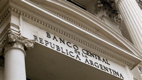 El Banco Central de la República Argentina baja tasa de referencia de