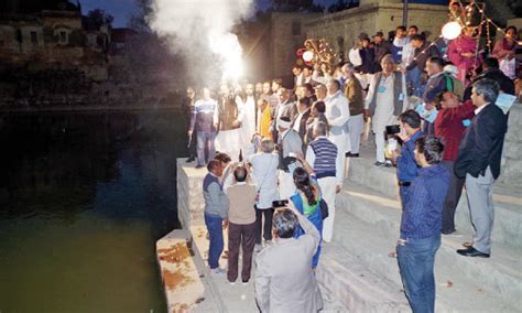 Hindu Pilgrims Celebrate Shivaratri At Katas Raj Pakistan DAWN