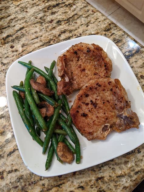 15 Minute Easy Boneless Pork Chops