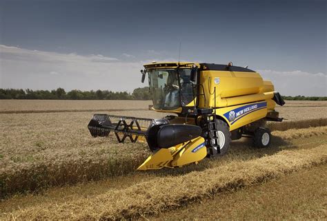 Tc Overview Combine Harvester New Holland Middle East Nhag