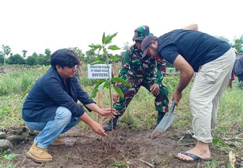 Kodim Bantaeng Huadi Group Kompak Lestarikan Alan Dengan Tanam Pohon