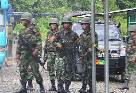 Tni Polri Kontak Senjata Dengan Kkb Papua Di Kabupaten Puncak