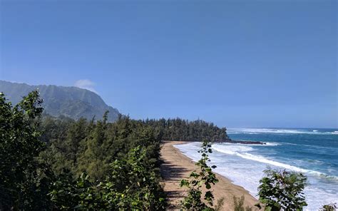 Lumaha'i Beach / Kauai / Hawaii // World Beach Guide