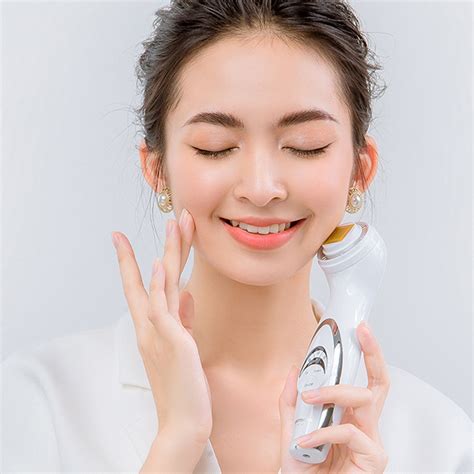 Tác Dụng Của Máy Massage Da Mặt Và Những điều Cần Tránh Dược Phẩm Otc