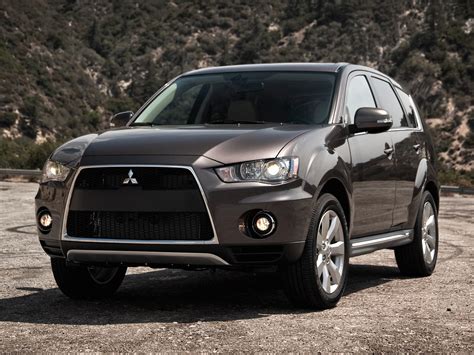 Mitsubishi Outlander: History of Model, Photo Gallery and List of ...