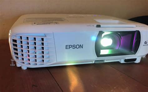 Máy chiếu Epson của nước nào, có tốt không? - THIENLLC