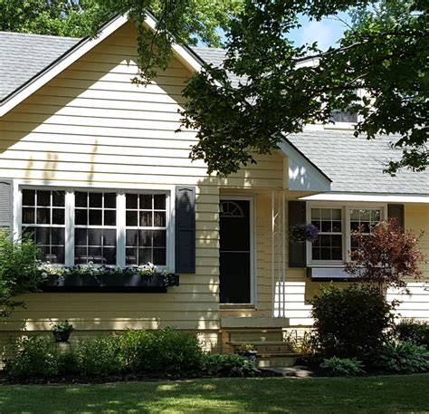 Charming Yellow House Sold in One Day | Ranch house exterior, Yellow ...