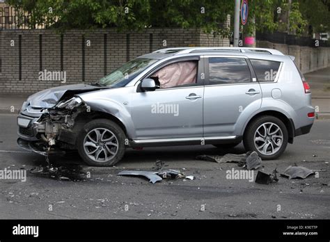 Suv Auto Accident A Close Up Side View Stock Photo Alamy