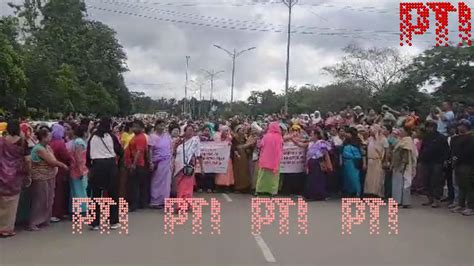 Press Trust Of India On Twitter Photo Supporters Of Manipur Cm N