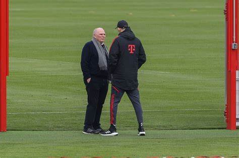 Hoeneß beim Bayern Training Gespräch mit Tuchel