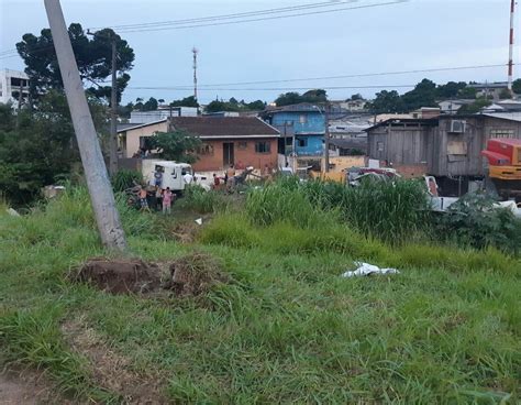 Homem Morre Após Bater Carro Em Poste Capotar E Cair Em Ribanceira Na