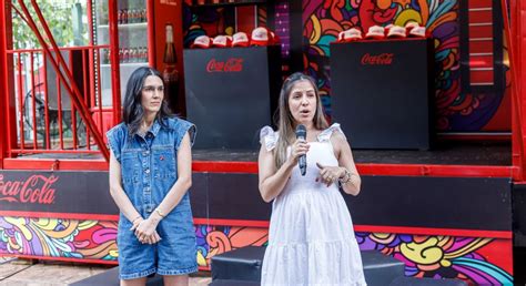 Con música y entretenimiento Coca Cola invita a sus paradores de verano