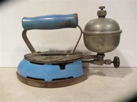 COLEMAN INSTANT-LITE GAS IRON – The Paramus Fritz Behnke Historical Museum