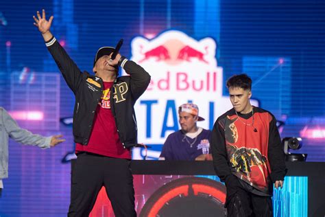 Red Bull Batalla Aczino Y El Olimpo Del Freestyle En Una Red Bull