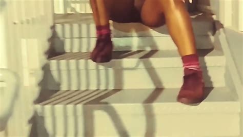 EBONY GIRL FLASHING PUSSY