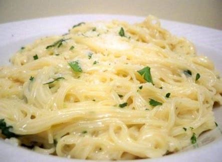 Creamy Four Cheese Garlic Spaghetti Sauce