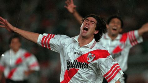 Video As Jugaba Marcelo Salas El Hist Rico Goleador De River Que