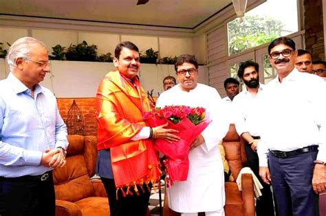 Devendra Fadnavis Meets Raj Thackeray फडणवीसांनी घेतली राज ठाकरेंची भेट