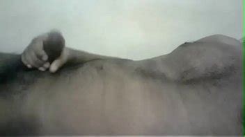 Str8 sexy indio chico rocky con gran polla marrón se corre en el vientre XVIDEOS