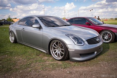 Silver Infiniti G35 Coupe