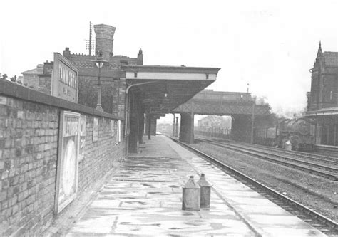 Tamworth Station Looking Towards Nuneaton Along The Up Platform As An