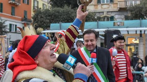 Savona Re Cicciolin Apre Il Carnevale La Stampa