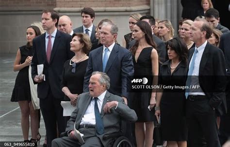 Eeuu Hospitalizan Al Expresidente George Bush Tras Funeral De Su