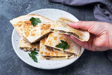 Aprende Cómo Preparar Quesadillas De Champiñones De Forma Fácil