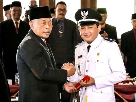 Suwendi SH Telah Resmi Dilantik Sebagai Kepala Desa Paringan Masa