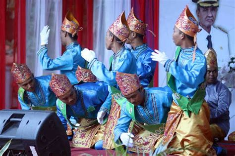 Kintung Lamut Dan Rudat Kesenian Banjar Di Ujung Kepunahan