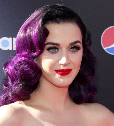 26 Famous Celebrities With Purple Hair Hairstyle Camp