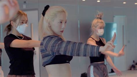 Taeyeon 태연 Invu Dance Practice Behind The Scenes Youtube