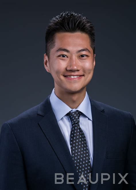 Corporate Headshot Photographer Makes You Look Good