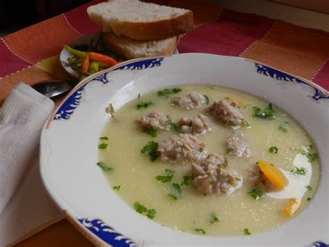 Ciorbă ţărănească Cu Soia Cuburi Rețete De La Bunica